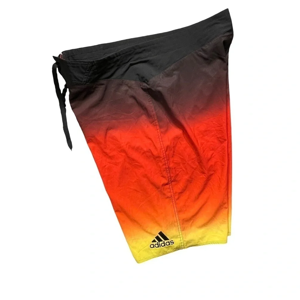 🌅 Adidas Men’s Swim Trunks M 🔥 Ombre Board Shorts | Red-Orange-Yellow‎ Fade
